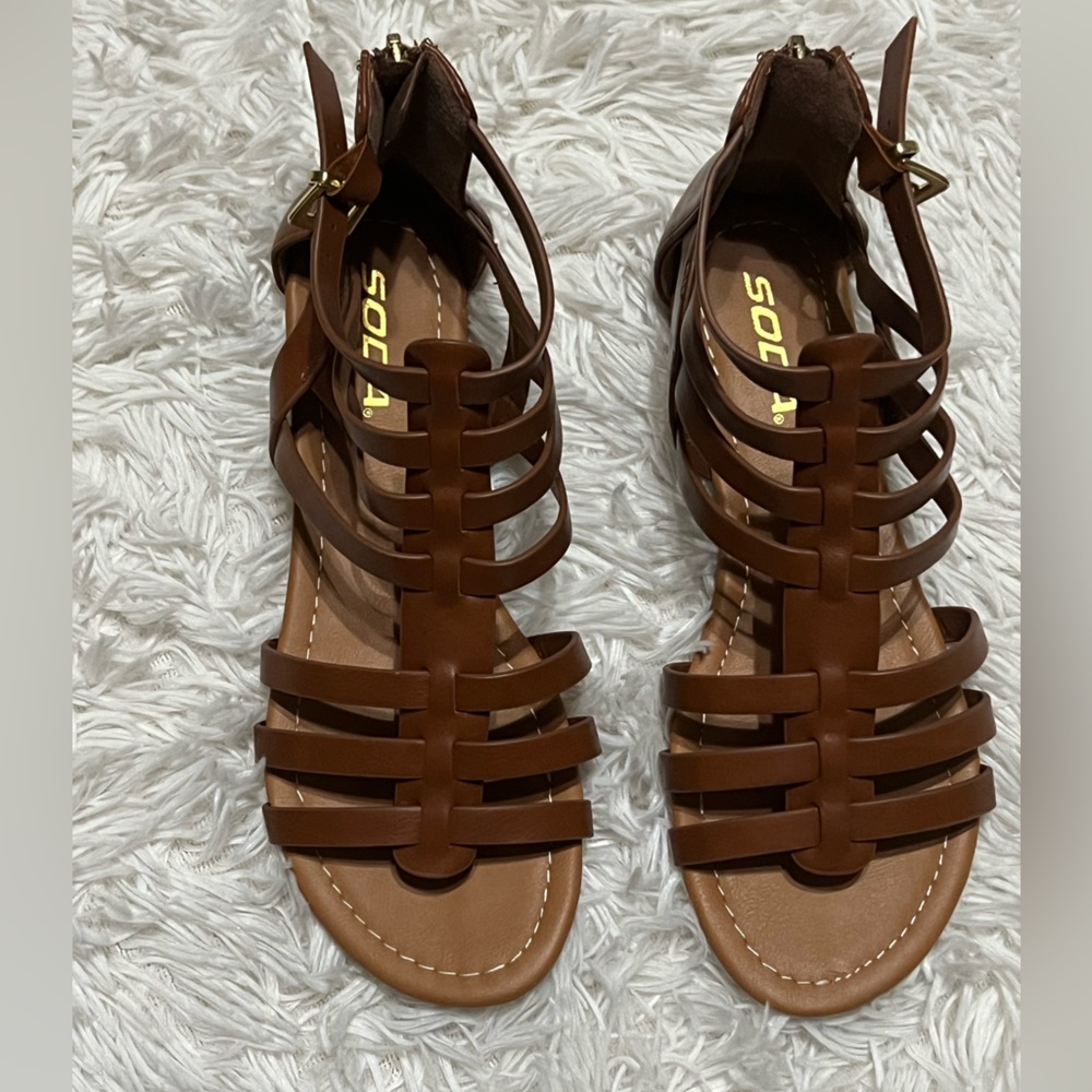 SODA sandals size 6